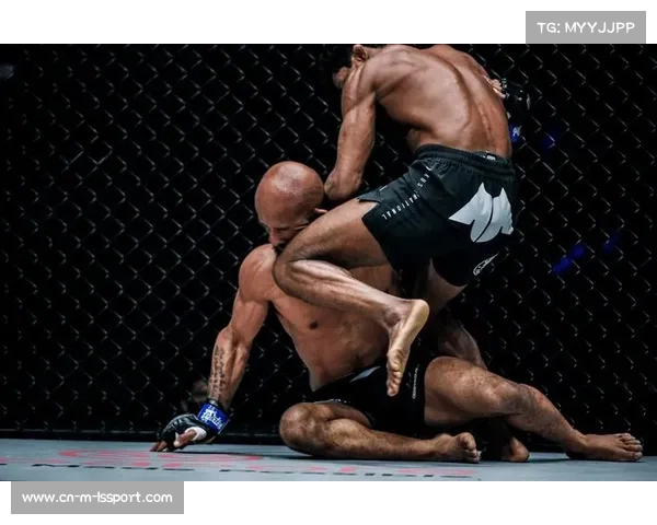 马内尔·卡佩首回合KO罗瓦尔，追平蝇量级KO纪录